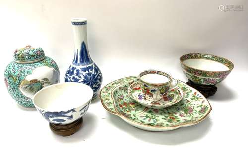 A mixed oriental collection of ceramics. (D)