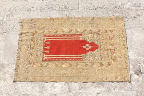 Tapis Ghiordes en laine.182 x 130 cm