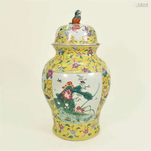 CHINESE YELLOW GROUND FAMILLE ROSE PORCELAIN LIDDED