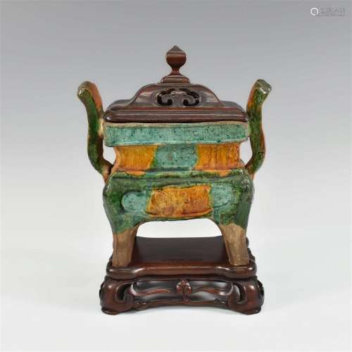 CHINESE MING CERAMIC INCENSE BURNER WITH LID ON STAND