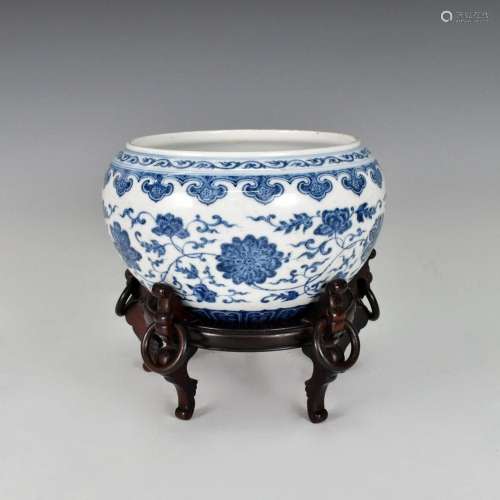 CHINESE BLUE AND WHITE BRUSH WASH WITH WOOD STAND