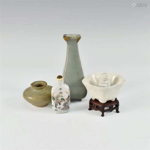 FOUR PIECES CHINESE PORCELAINS