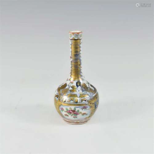 CHINESE SMALL FAMILLE ROSE VASE