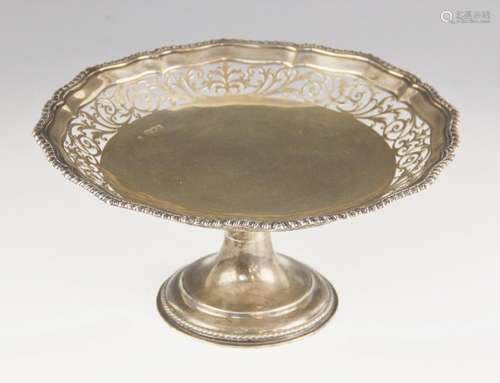 An Edwardian silver pedestal comport, Josiah Williams and Co...