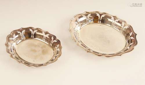 Two silver oval dishes, Da-mar Silverware, London 1975, the ...