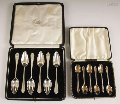 A cased set of George V silver Pembury pattern grapefruit sp...