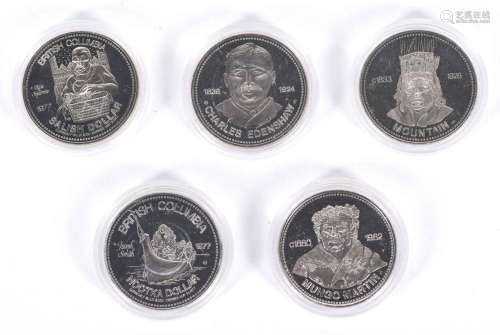 Lote compuesto por cinco monedas canadienses realizadas en n...