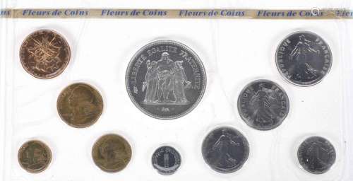 Lote compuesto por 10 monedas de la República Francesa reali...