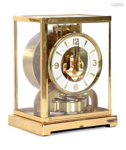 Reloj de sobremesa modelo Atmos realizado en cristal y bronc...