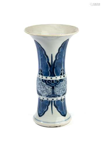 A SMALL CHINESE BLUE AND WHITE BEAKER VASE, 'GU', 18...