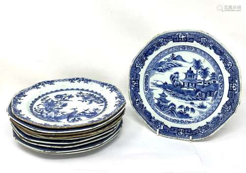 TEN CHINESE EXPORT BLUE AND WHITE DINNER PLATES, 18TH CENTUR...