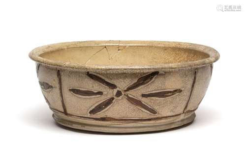 A LARGE GLAZED STONEWARE BASIN, LY-TRAN DYNASTY, THANH-HOA P...