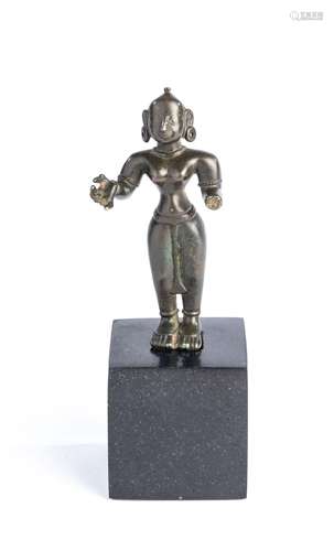 A SMALL BRONZE FIGURE OF A HINDU GODDESS, EASTERN DECCAN, 17...