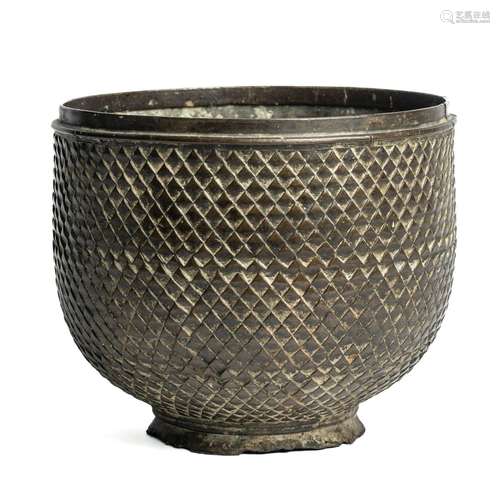 A BRONZE JAR, SOUTH-EAST ASIA, PROBABLY THAILAND, 16TH CENTU...