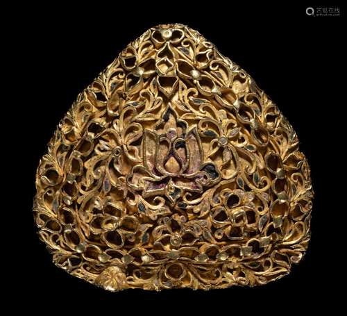 A GOLD ORNAMENT, PROBABLY FOR HAIR, JAVA, INDONESIA, 10TH-12...