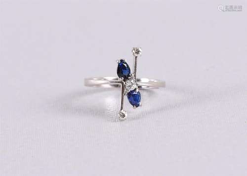 Bague en or 18 carats 750/1000 avec 2 saphirs bleus en