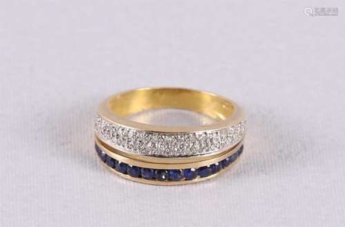 Bague en or 18 carats 750/1000 avec 14 saphirs bleus ta