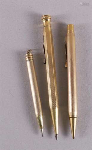 Deux stylos plume en or roulé avec revêtement de sécuri