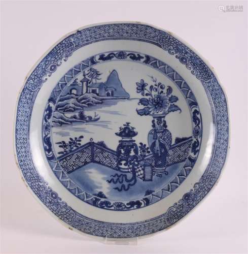 Plat creux en porcelaine bleu et blanc, Chine, Qianlong