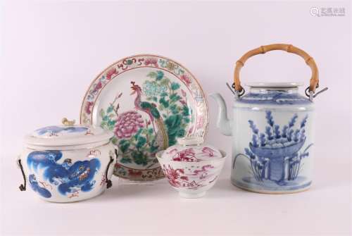 Lot de porcelaine chinoise, dont une théière, Chine 19è
