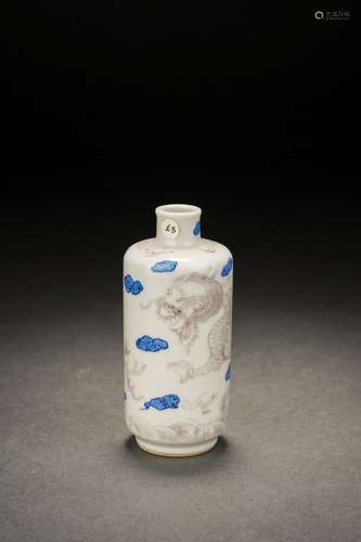 Chinese porcelain carved snuff bottle, 19th