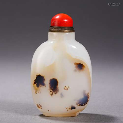 An Agate Snuff Bottle