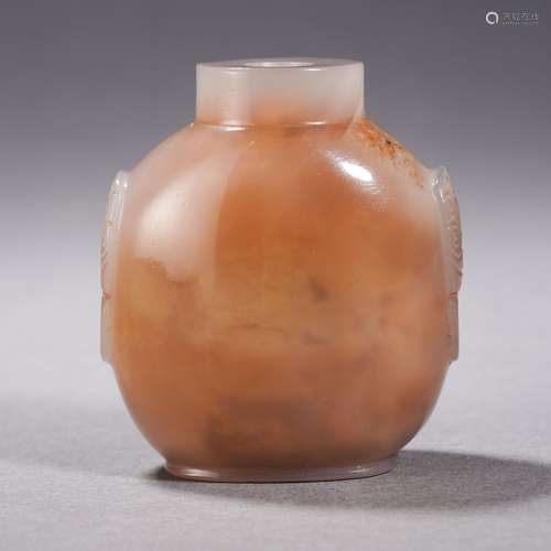 A Carved Agate Snuff Bottle