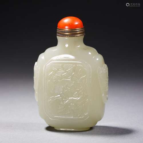 A Carved White Jade Snuff Bottle