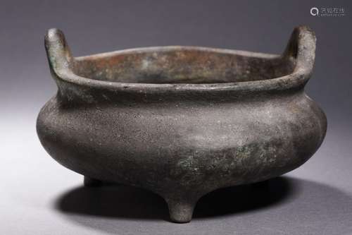 A Bronze Tripod Censer