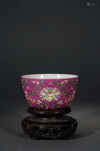 Chinese colorful with floral patterns porcelain bowl, 18th