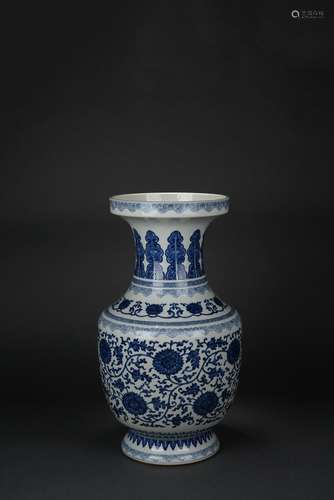 Chinese blue and white glazed porcelain vase, 19th