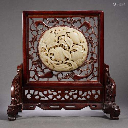 A Carved White Jade Plaque Inlaid Annatto Table Screen