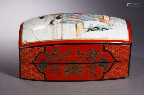 A Familiar Rose Inlaid Lacquer Box