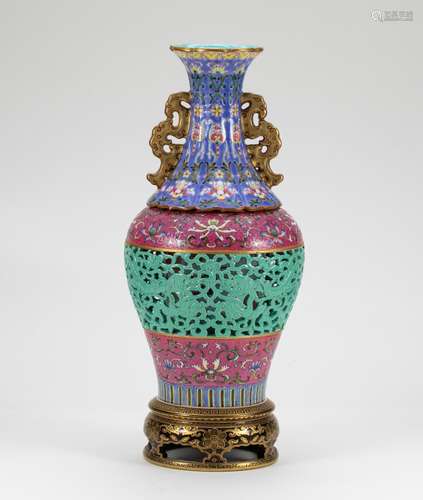 Qing Dynasty Pink Carved Heart Bottle