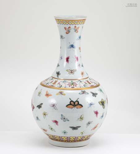 Qing Dynasty Pink Color Appreciation Bottle