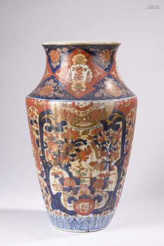 JAPON - Epoque MEIJI (1868-1912).<br />
Vase de forme balust...