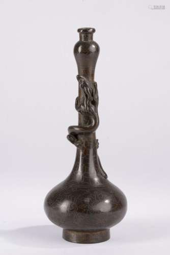 INDOCHINE - Vers 1900.<br />
Vase de forme "suantouping...
