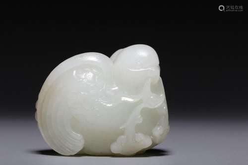 Hetian white jade god bird presents a piece of Rui