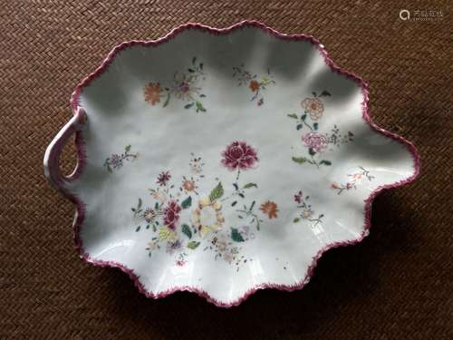 IMPORTANTE COUPE en porcelaine de la Compagnie des Indes. CH...