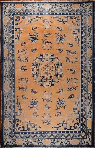 TAPIS chinois (chaîne et trame en coton, velours en laine), ...