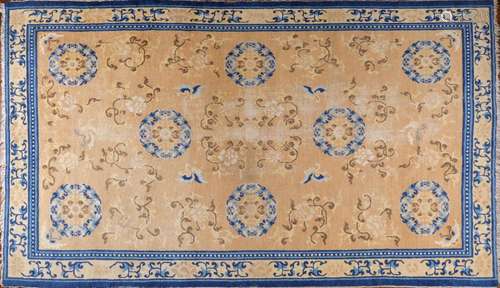 TAPIS chinois (chaîne et trame en coton, velours en laine), ...