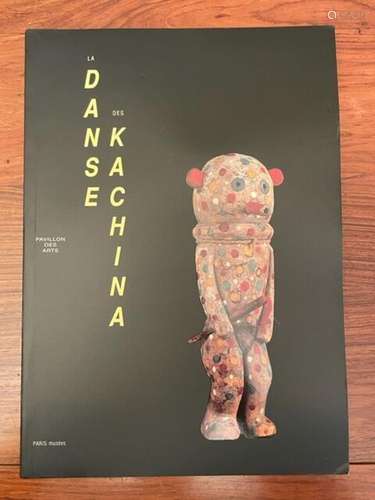 La danse des Kachina. Poupées Hopi et Zuni des collections s...