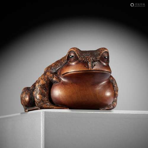 MASANAO: A WOOD NETSUKE OF A CROUCHING TOAD