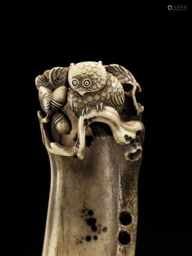 HAKUMIN: A FINE STAG ANTLER KISERUZUTSU WITH AN OWL