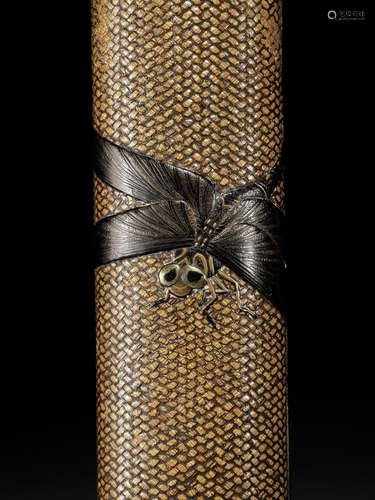 A FINE RATTAN AND LACQUER KISERUZUTSU WITH DRAGONFLIES