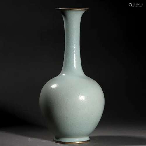 A Chinese Ru-ware Bottle Vase