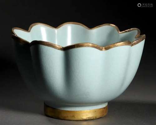 A Chinese Ru-ware Lobed Bowl