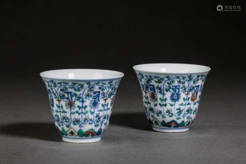 A PAIR OF CHINESE QING DYNASTY YONGZHENG PERIOD FLOWER PATTE...