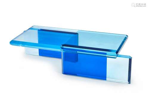 Charly BOUNAN (né en 1964)<br />
Table basse en plexiglass t...