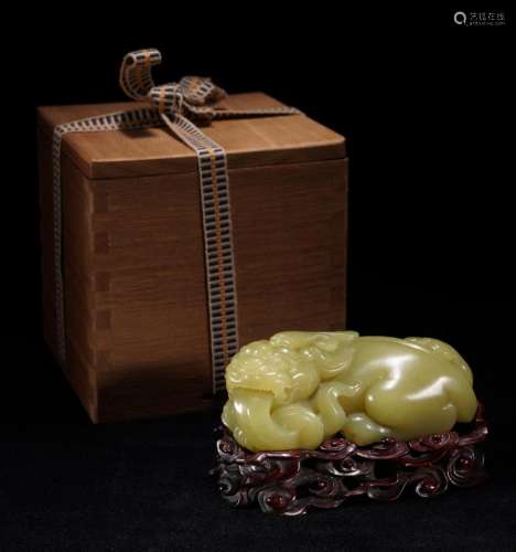 Chinese Qing Yellow Jade Auspicious Beast